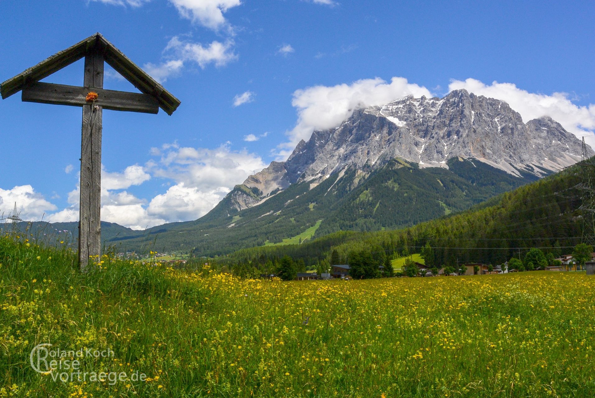 with children by bike over the Alps, Via Claudia Augusta, Ehrwald with a view of the Zugspitze